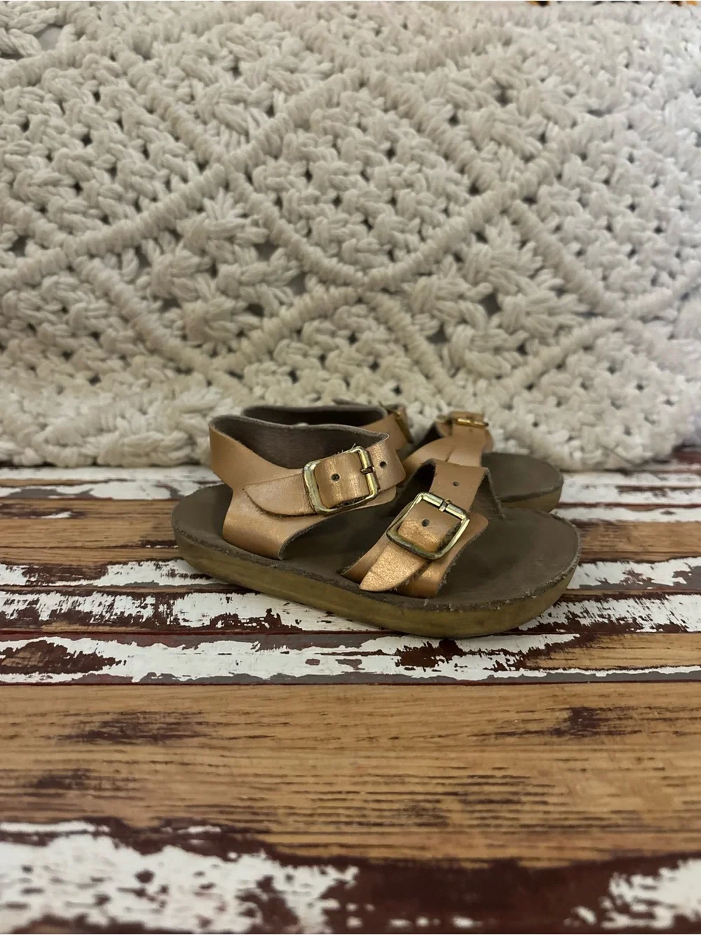 Kids Metallic Tan Buckle Sandals saltwater sun san